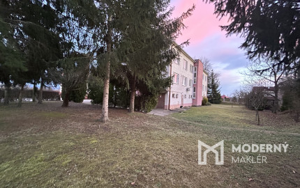 PREDANÝ! Nadštandardné bývanie v byte s vlastnou záhradou, garážou aj vonkajším parkovacím miestom