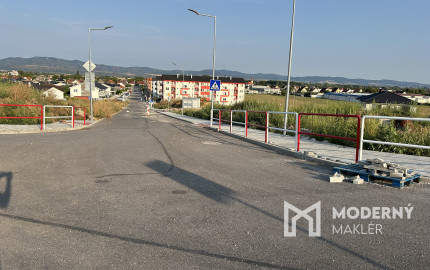 Pozemok so stavebným povolením pre rodinný dom