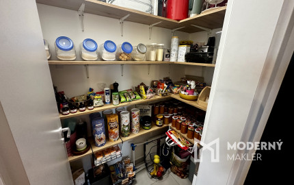 Predaj útulného zariadeného 3-izb. bytu s veľkou terasou