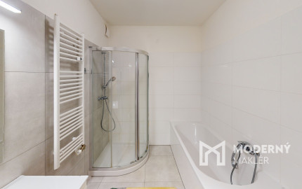 Predaj útulného zariadeného 3-izb. bytu s veľkou terasou