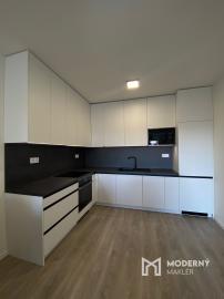 Krásne zariadený dvojizbový byt na ulici Hanzlíkovská