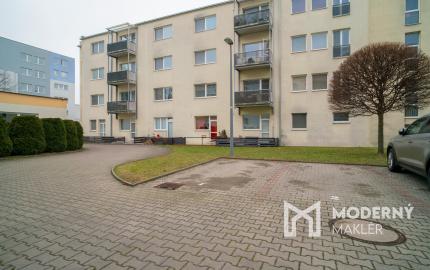 Na predaj kompletne zariadený 3-izbový byt v Trenčíne