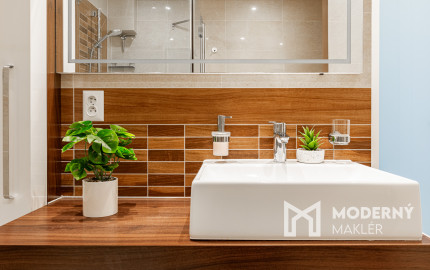 Na predaj 4-izbový byt s bytovou jednotkou v Bernolákove