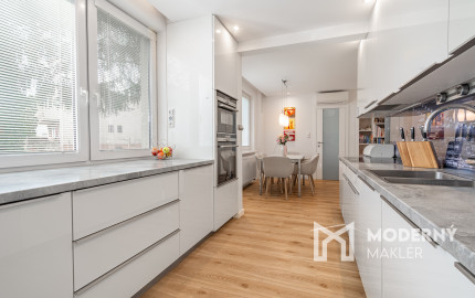 Na predaj 4-izbový byt s bytovou jednotkou v Bernolákove