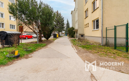 Na predaj 4-izbový byt s bytovou jednotkou v Bernolákove