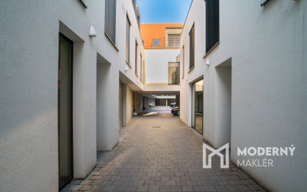 Na predaj štýlový 3-izbový mezonet v historickom centre Trnavy
