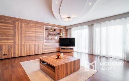 Na predaj dvojgeneračný rodinný dom s jedinečným interiérom v Lozorne