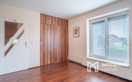 Na predaj dvojgeneračný rodinný dom s jedinečným interiérom v Lozorne