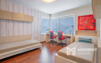 Na predaj dvojgeneračný rodinný dom s jedinečným interiérom v Lozorne