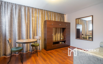 Na predaj dvojgeneračný rodinný dom s jedinečným interiérom v Lozorne