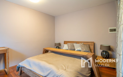 Na predaj dvojgeneračný rodinný dom s jedinečným interiérom v Lozorne