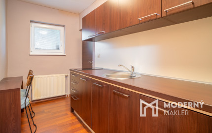 Na predaj dvojgeneračný rodinný dom s jedinečným interiérom v Lozorne