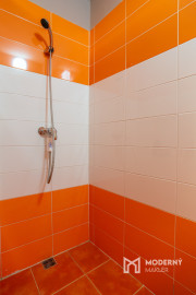 Na predaj dvojgeneračný rodinný dom s jedinečným interiérom v Lozorne