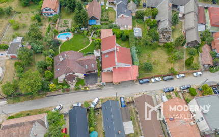 Na predaj dvojgeneračný rodinný dom s jedinečným interiérom v Lozorne