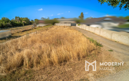 Na predaj slnečný pozemok neďaleko Malaciek vhodný na výstavbu rodinného domu