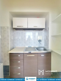 Na prenájom klimatizovaný administratívny priestor o výmere 54m2 v Stupave – AB28-29