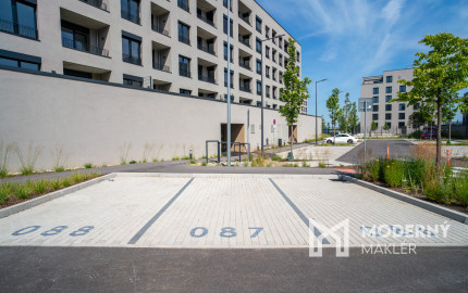 Na predaj svetlý 1,5-izbový byt v NADŠTANDARDE v lukratívnej lokalite BORY