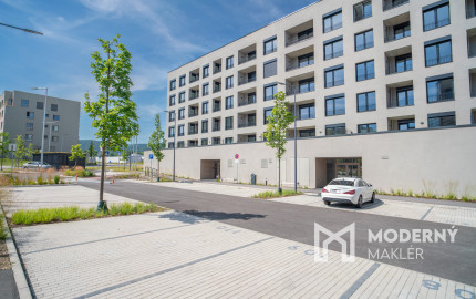 Na predaj svetlý 1,5-izbový byt v NADŠTANDARDE v lukratívnej lokalite BORY