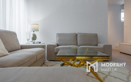 Na predaj štýlová 3-izbová časť dvojdomu v pokojnej časti obce Rovinka