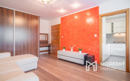 Na prenájom zrekonštruovaný 1-izbový byt s veľkorysou loggiou v tichej časti Dúbravky