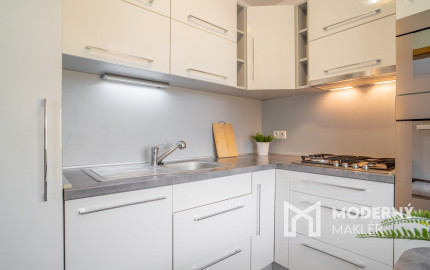 Na prenájom zrekonštruovaný 1-izbový byt s veľkorysou loggiou v tichej časti Dúbravky