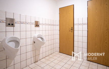 Na predaj komerčná budova v centre mesta Spišská Stará Ves so skvelým investičným potenciálom