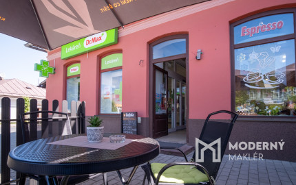 Na predaj komerčná budova v centre mesta Spišská Stará Ves so skvelým investičným potenciálom