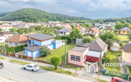 Na predaj rozľahlý pozemok s rodinným domom vo Veľkom Šariši