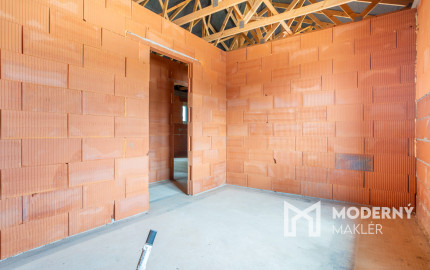 Na predaj nadštandardná 5-izbová novostavba rodinného domu v pokojnej časti Nových Zámkov