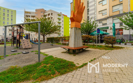 Na predaj gastroprevádzka s vonkajšou terasou v Karlovej Vsi