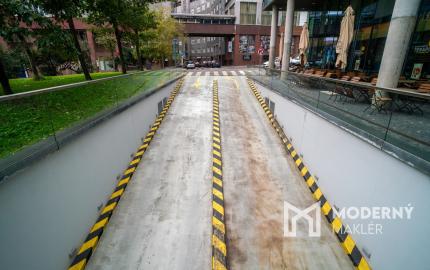 Na prenájom kompletne zariadené kancelárske priestory v Park One v Bratislave