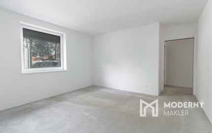 Na predaj priestranný 4-izbový bungalov s terasou v Hrnčiarovciach nad Parnou