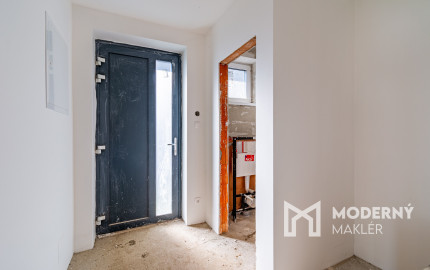 Na predaj jedinečný 4-izbový rodinný dom s terasou v Hrnčiarovciach nad Parnou