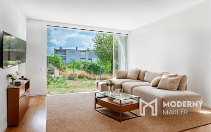 Na predaj nadštandardný 3-izbový byt s vlastnou záhradou v Kráľovej pri Senci