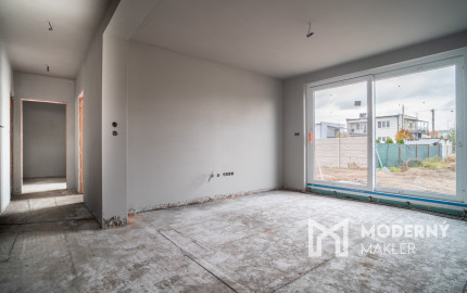 Na predaj nadštandardný 3-izbový byt s vlastnou záhradou v Kráľovej pri Senci