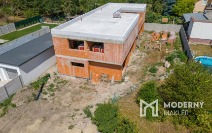 Na predaj nadštandardný 3-izbový byt s vlastnou záhradou v Kráľovej pri Senci