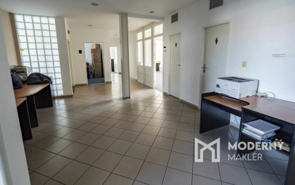 REZERVOVANÉ: Na prenájom administratívny priestor o výmere 39 m2 v Stupave – 103