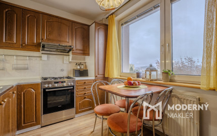 REZERVOVANÉ: Na predaj slnečný 4-izbový byt na Námestí Kráľovnej pokoja v Prešove