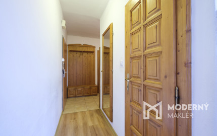 REZERVOVANÉ: Na predaj slnečný 4-izbový byt na Námestí Kráľovnej pokoja v Prešove