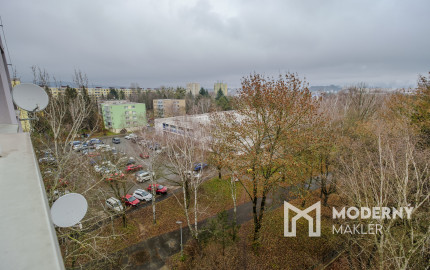 REZERVOVANÉ: Na predaj slnečný 4-izbový byt na Námestí Kráľovnej pokoja v Prešove