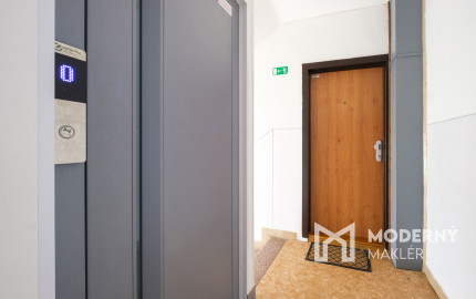 REZERVOVANÉ: Na predaj slnečný 4-izbový byt na Námestí Kráľovnej pokoja v Prešove