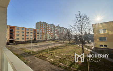 Na predaj 4-izbový byt s loggiou v centre mesta Snina