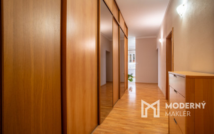 Na predaj kompletne zariadený 3-izbový byt v Trenčíne