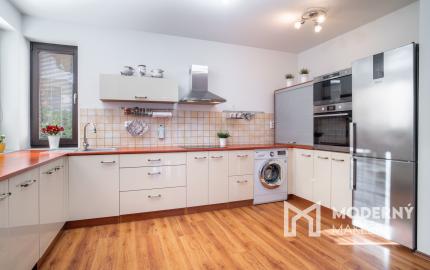 REZERVOVANÉ - Na predaj klimatizovaný 4-izbový rodinný dom s garážou a možnosťou prerobenia na 5-izbový v Senci