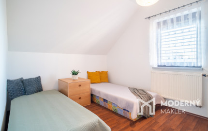 REZERVOVANÉ - Na predaj klimatizovaný 4-izbový rodinný dom s garážou a možnosťou prerobenia na 5-izbový v Senci