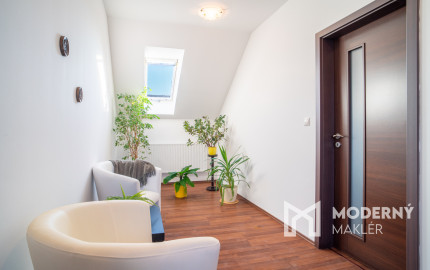 REZERVOVANÉ - Na predaj klimatizovaný 4-izbový rodinný dom s garážou a možnosťou prerobenia na 5-izbový v Senci