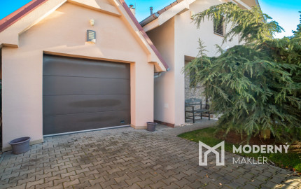 REZERVOVANÉ - Na predaj klimatizovaný 4-izbový rodinný dom s garážou a možnosťou prerobenia na 5-izbový v Senci