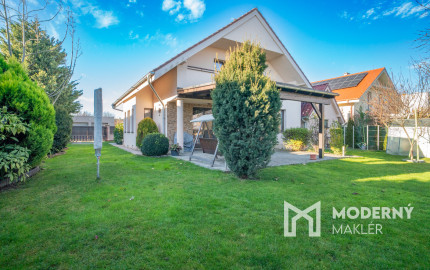 REZERVOVANÉ - Na predaj klimatizovaný 4-izbový rodinný dom s garážou a možnosťou prerobenia na 5-izbový v Senci