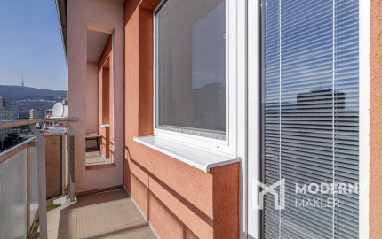 Na prenájom priestranný, moderný 2-izbový byt na Riazanskej ulici v Bratislave