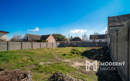 Na predaj rovinatý pozemok na výstavbu v Piešťanoch